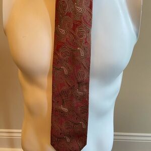 Classic Paisley Tie in Rich Red